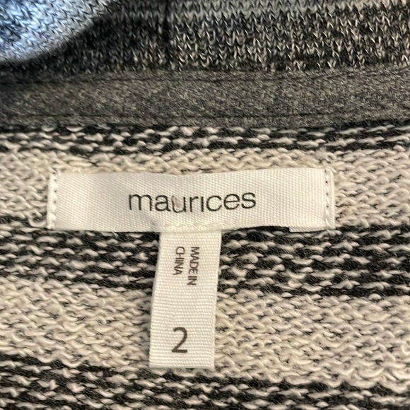 Maurices three snaps wrap, size 2 excellent condition - Picture 4 of 6